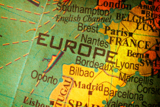 Mapa colorido destacando a Europa.